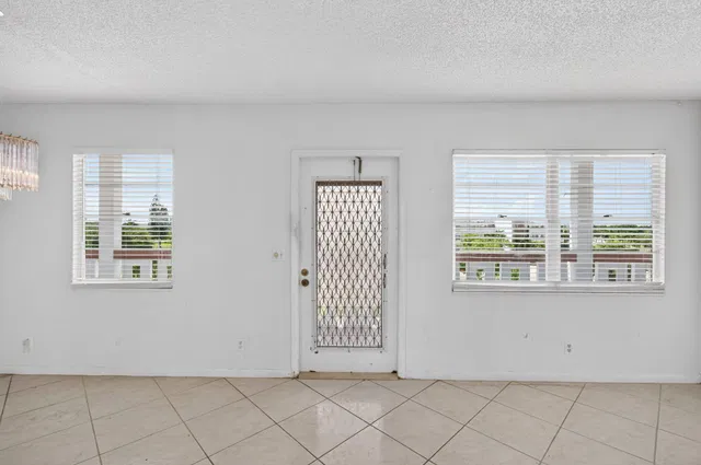 Residence photo 15