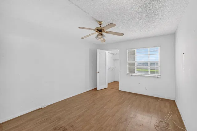 Residence photo 24