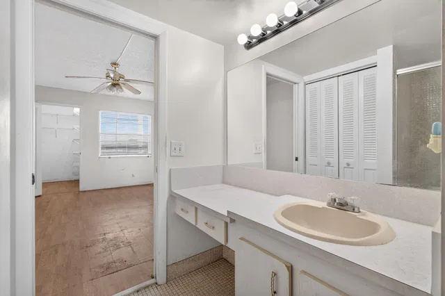Residence photo 32
