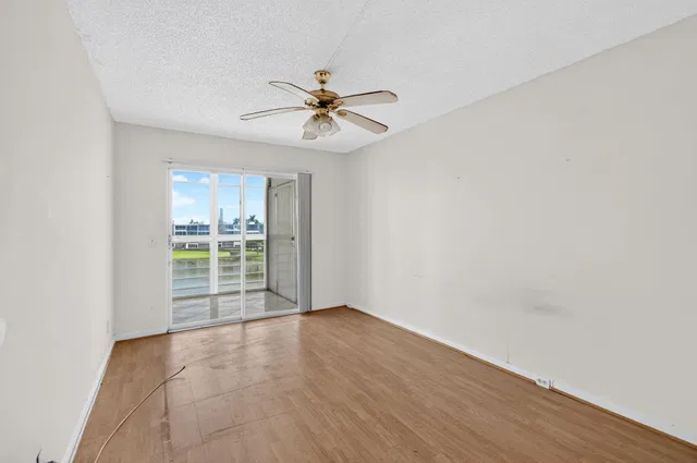 Residence photo 36