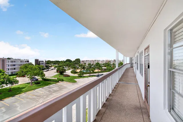 Residence photo 58