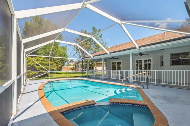  Residence photo 36