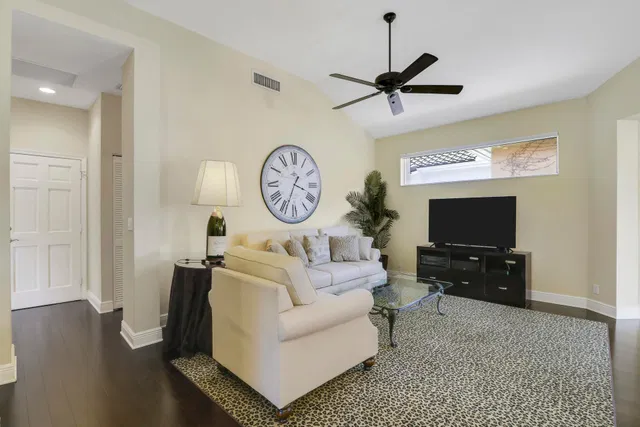  Residence photo 19