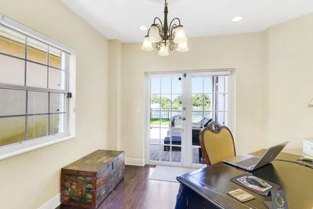  Residence photo 25