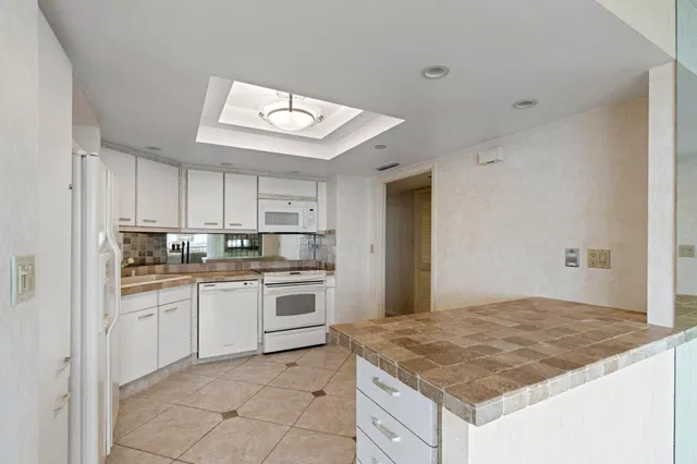 Singer Island Unit 12C photo 10