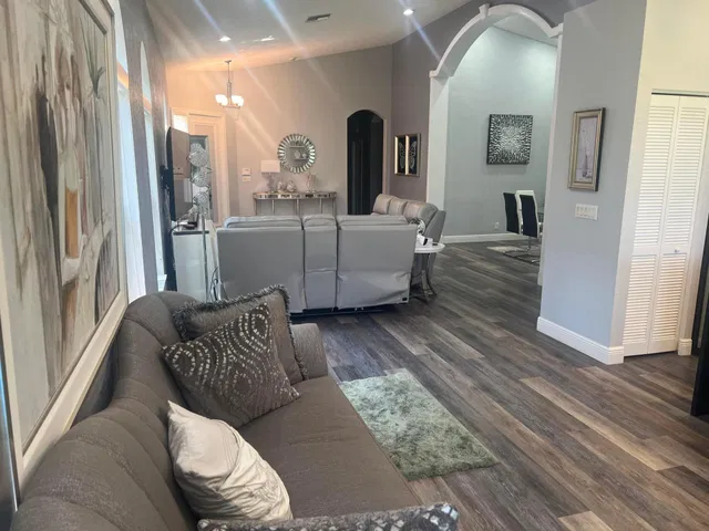 Residence photo 11