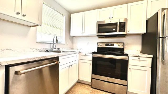 Unit 208 photo 6