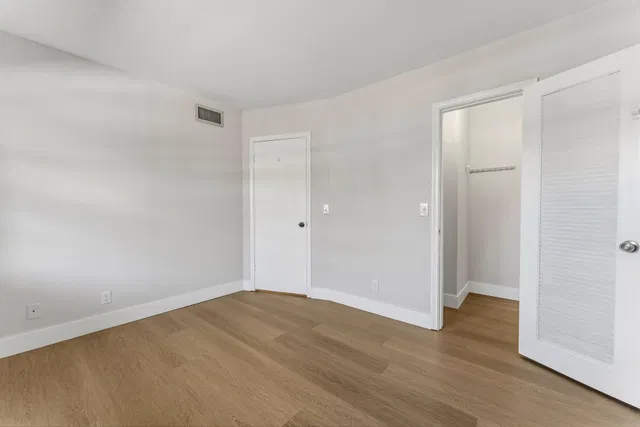 Unit 208 photo 9
