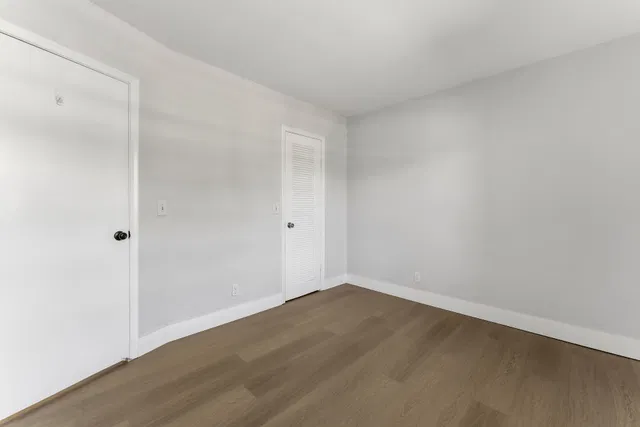 Unit 208 photo 11