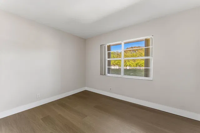 Unit 208 photo 12