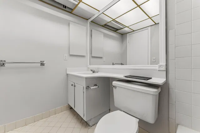 Unit 208 photo 13
