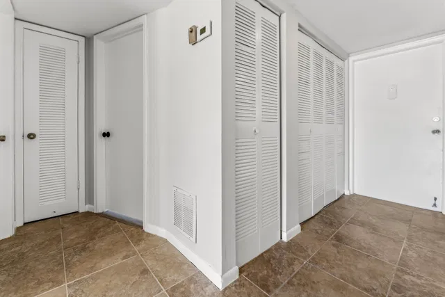 Unit 208 photo 15