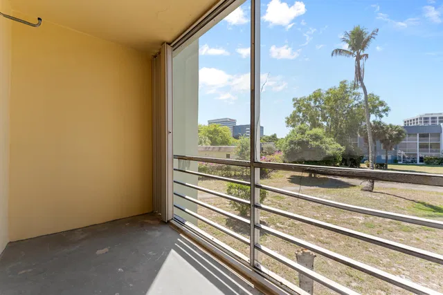 Unit 208 photo 23