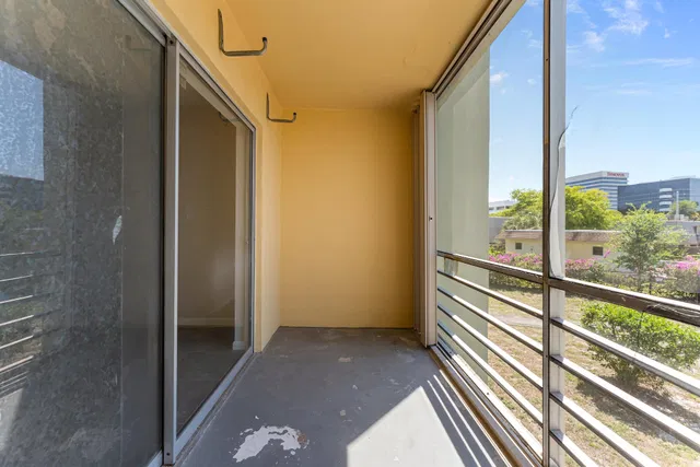 Unit 208 photo 24