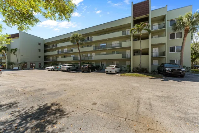 Unit 208 photo 30