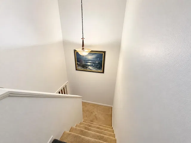Unit 28 photo 11