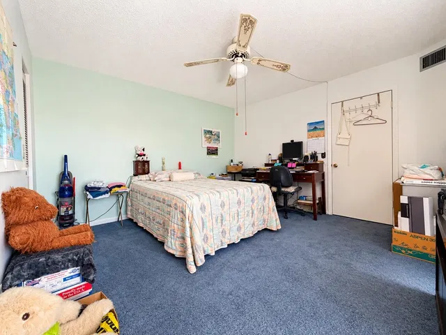 Unit 28 photo 12