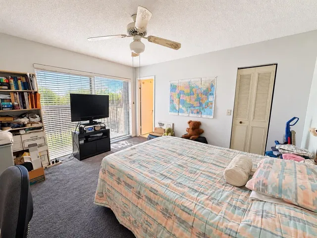 Unit 28 photo 13