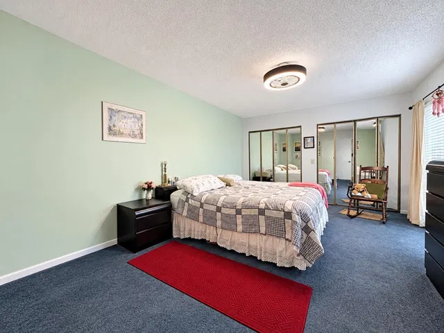 Unit 28 photo 14