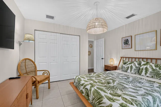 West Palm Beach Residence photo 18