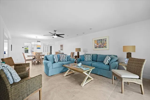 Unit 249 photo 7