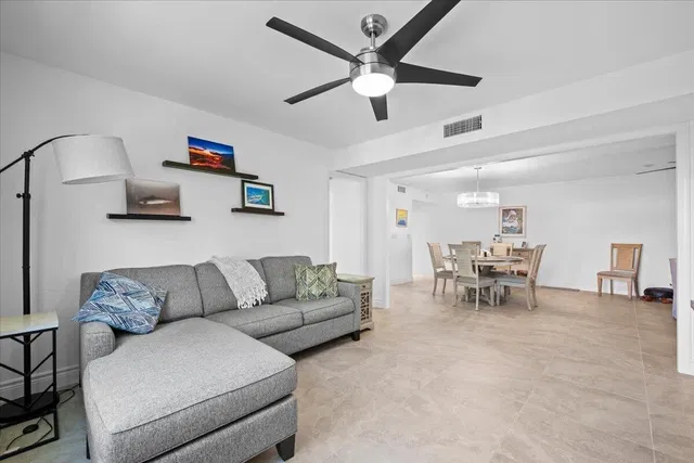 Unit 249 photo 11