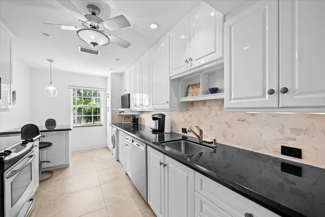 Unit 249 photo 12