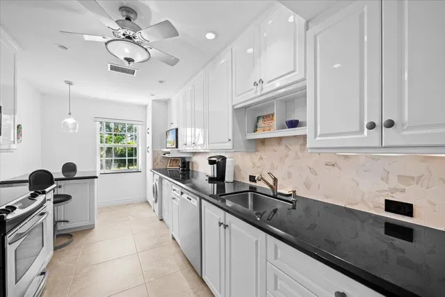 Unit 249 photo 13