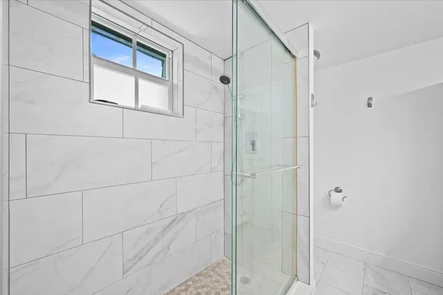 Unit 249 photo 19