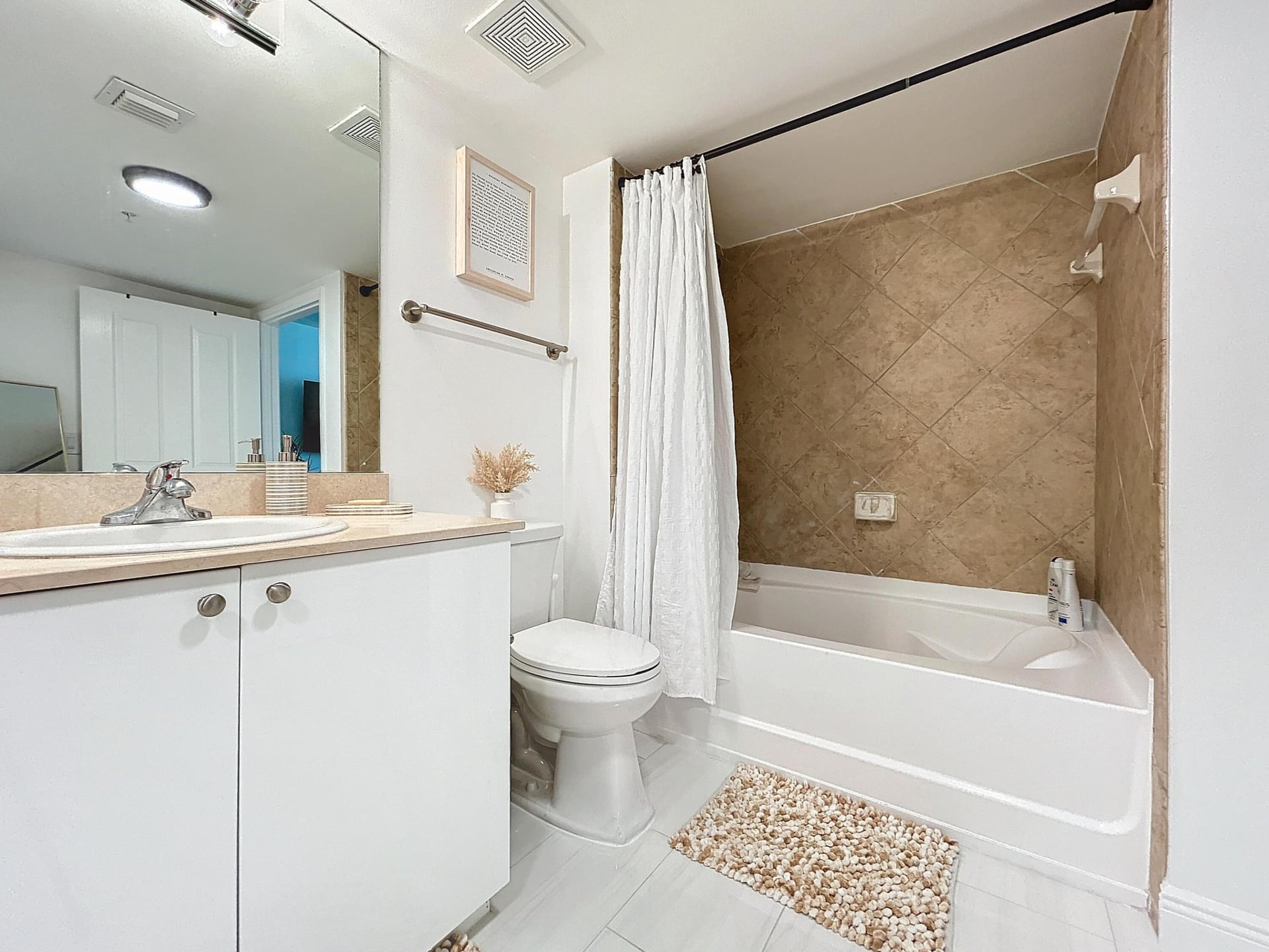The Prado Unit 630 photo 17