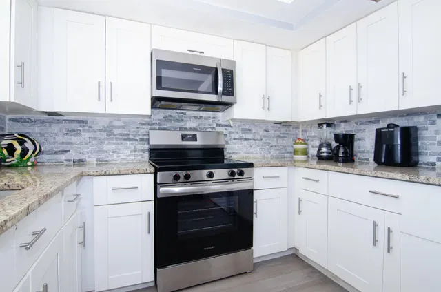 Residence photo 32