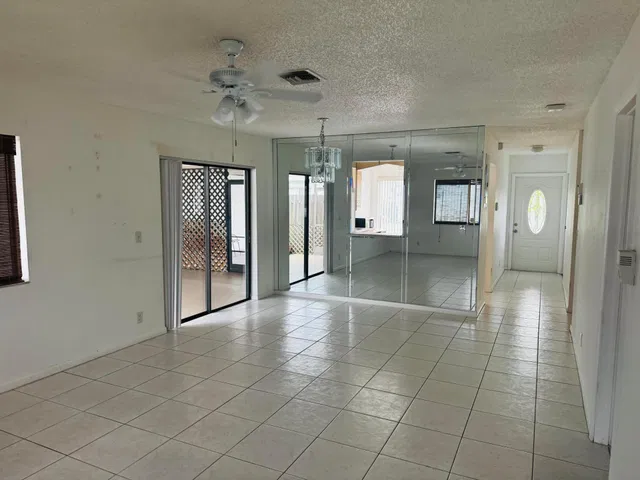 Residence photo 6