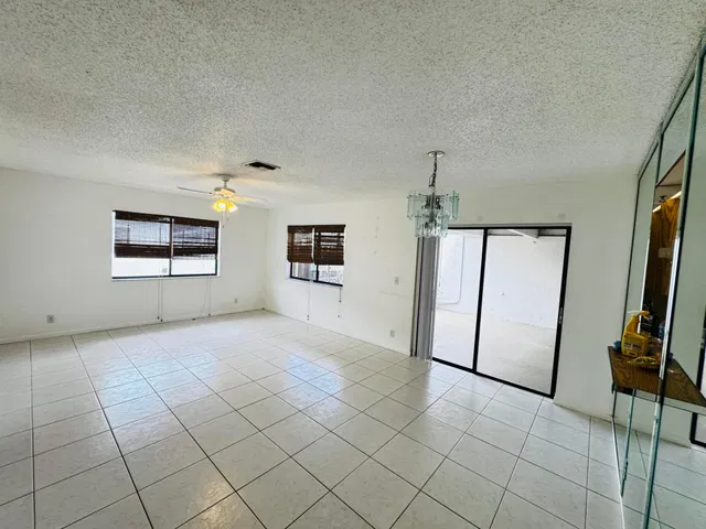 Residence photo 7