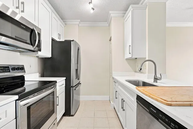 Courtyards in Cityplace Unit 412 photo 4