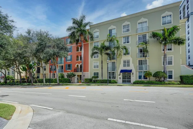 Courtyards in Cityplace Unit 412 photo 18