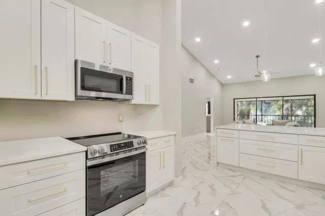 PGA National Palm Beach Gardens Unit 202 photo 16