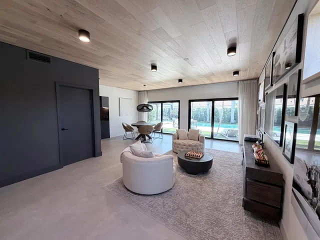 SoSo West Palm Beach Residence photo 21