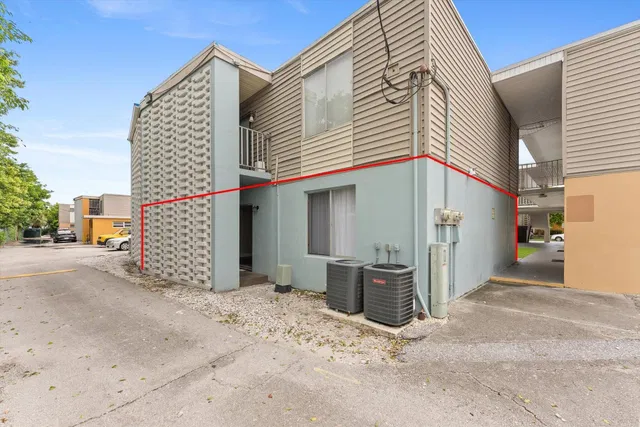 Unit A14 photo 16