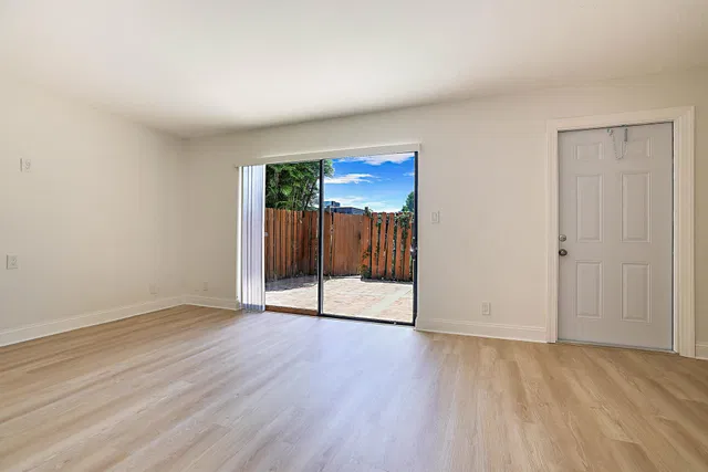 Residence photo 5