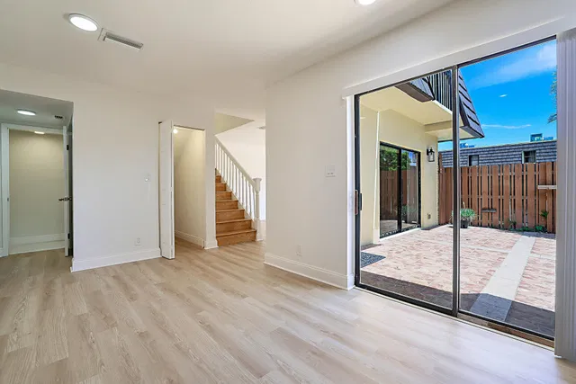 Residence photo 16