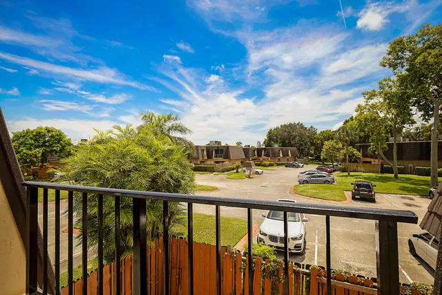 Residence photo 26