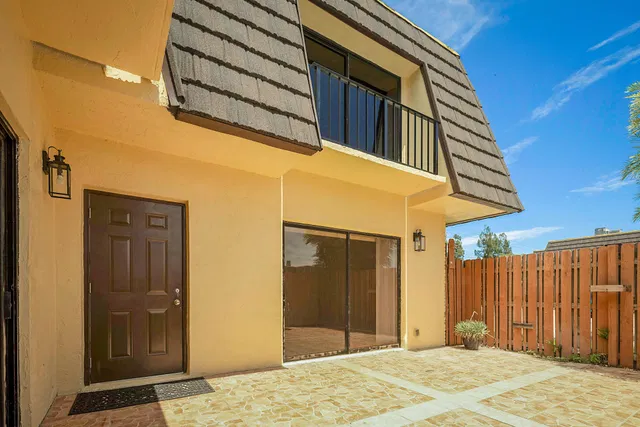 Residence photo 28