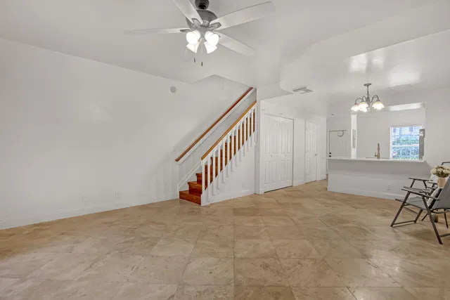 Residence photo 16