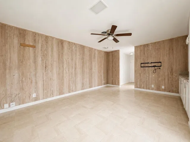 Residence photo 8