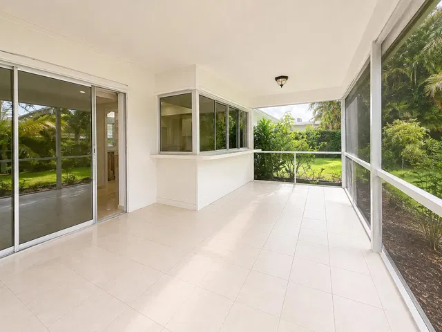 Residence photo 17