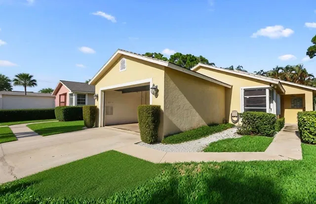 Residence photo 3