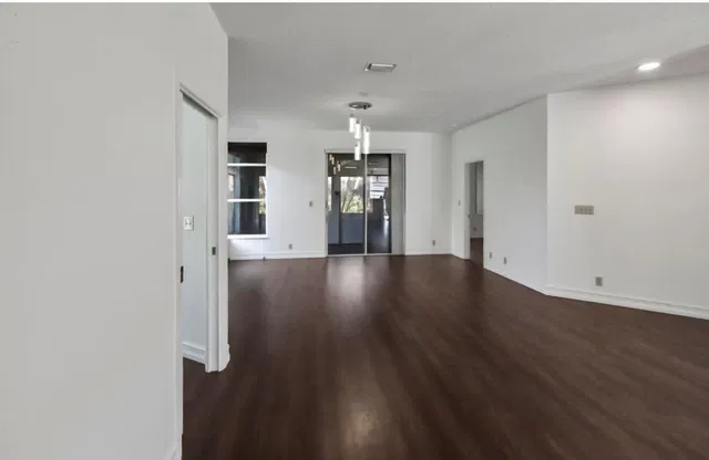 Residence photo 8