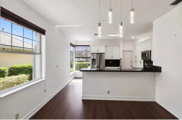 Residence photo 15