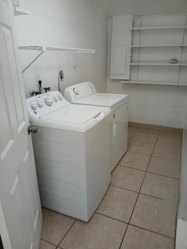  Residence photo 4