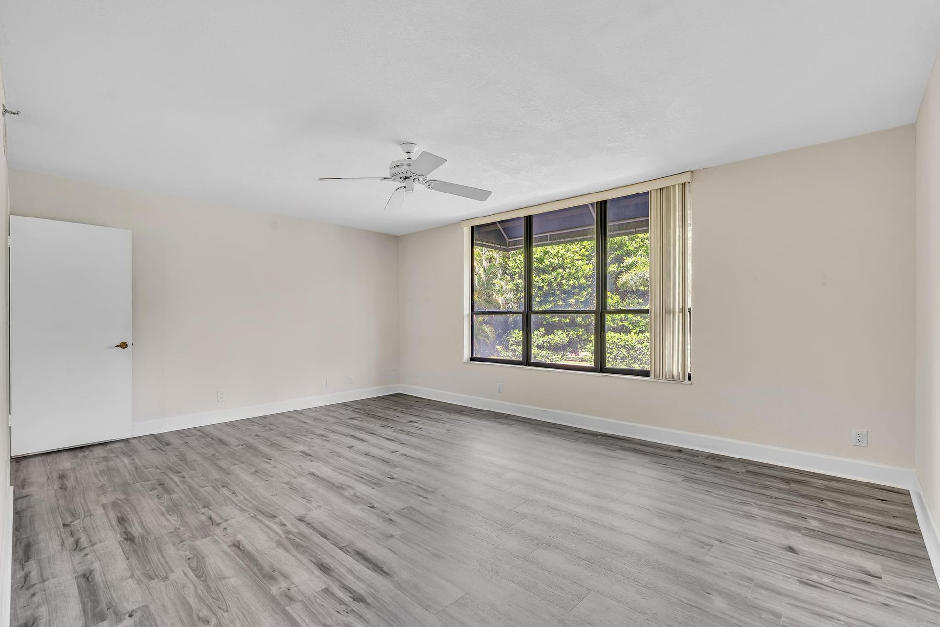 Unit 202 photo 23